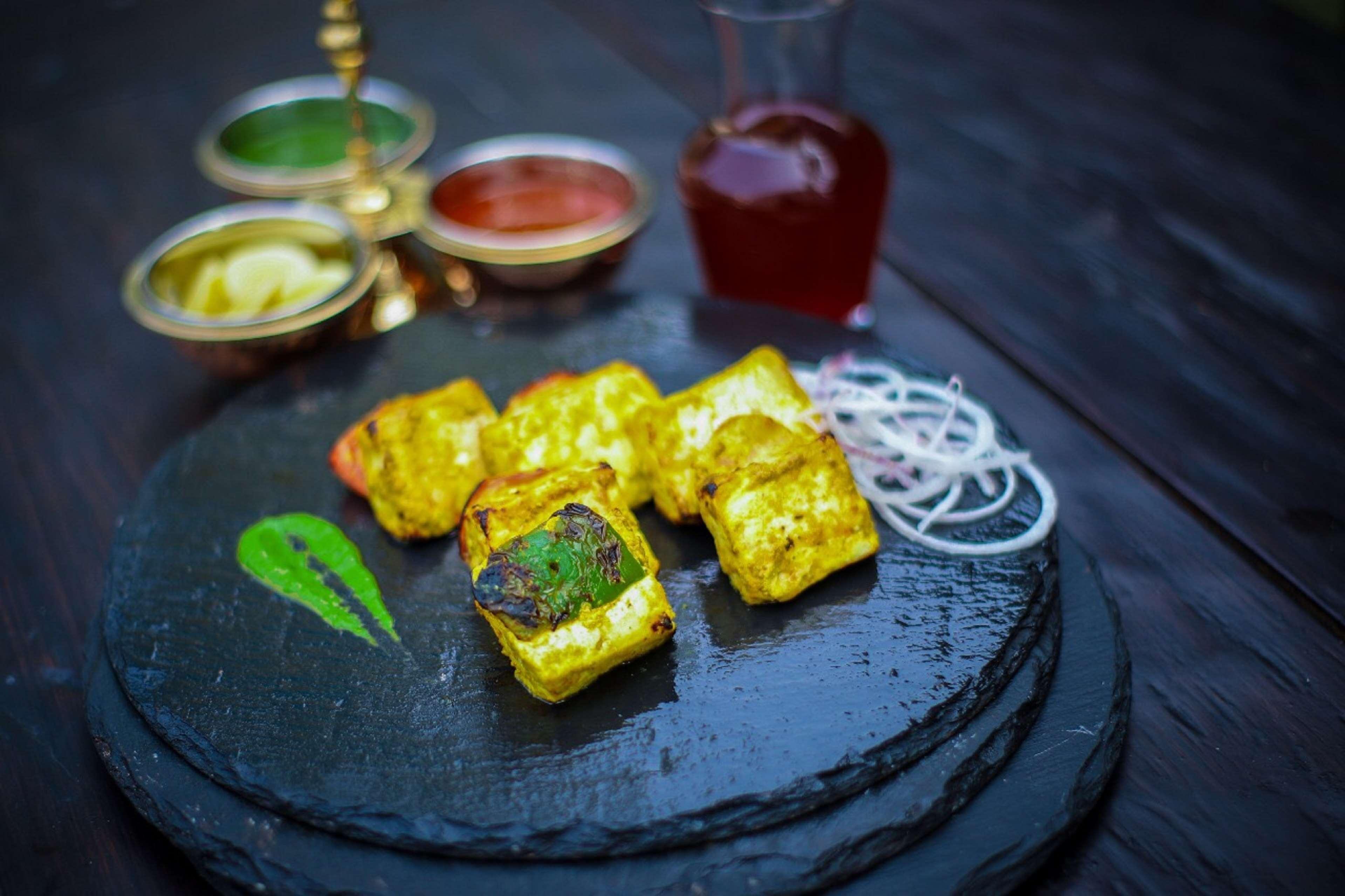 Hilton Mumbai International Airport Hotel Екстер'єр фото Paneer tikka