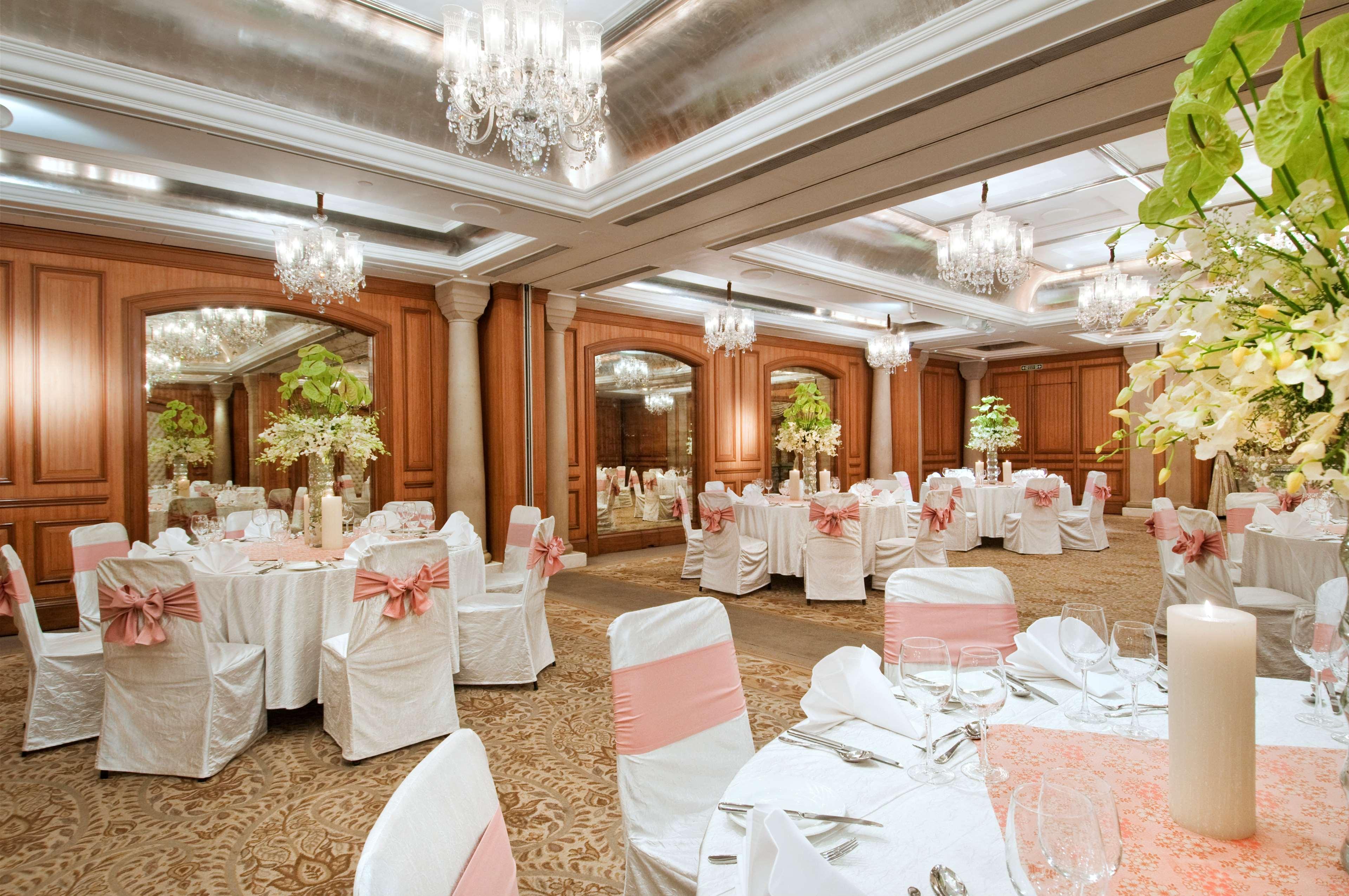 Hilton Mumbai International Airport Hotel Ресторан фото The ballroom at the Mandarin Oriental, Kuala Lumpur