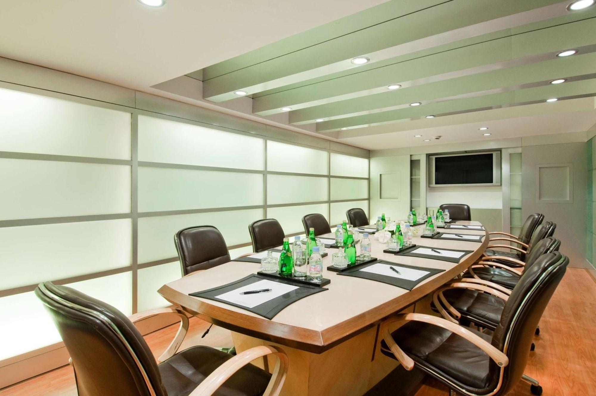 Hilton Mumbai International Airport Hotel Екстер'єр фото Meeting room