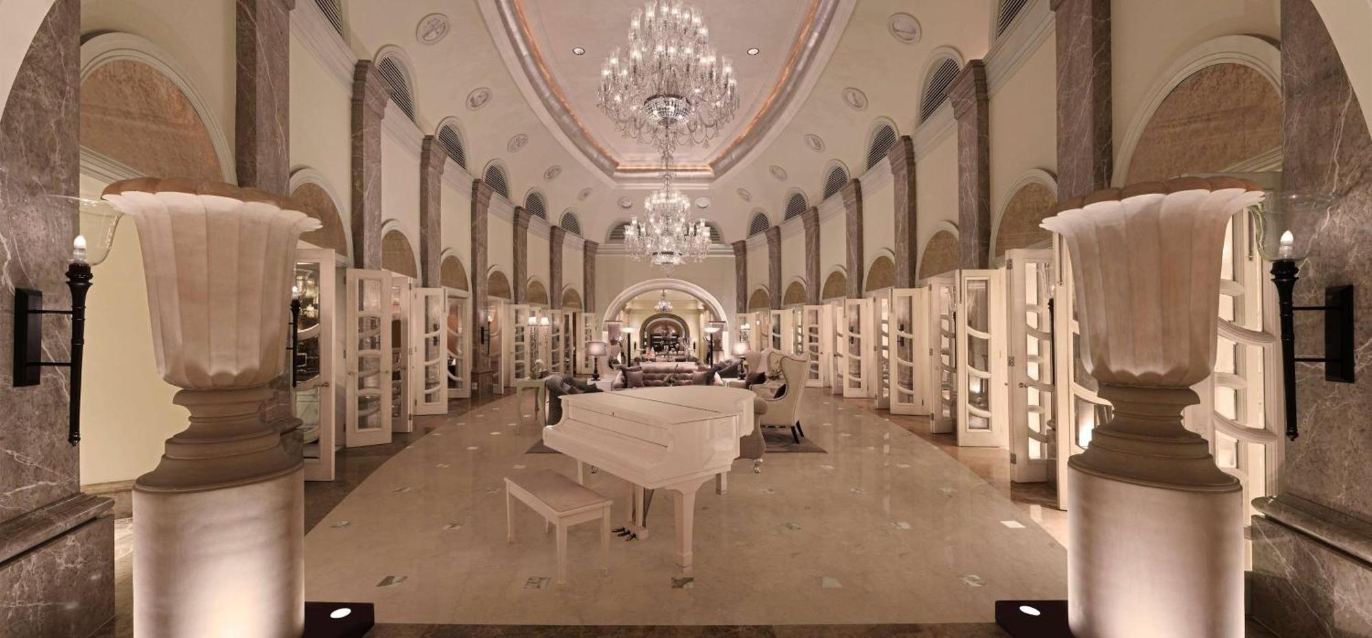 Hilton Mumbai International Airport Hotel Екстер'єр фото The lobby of the hotel